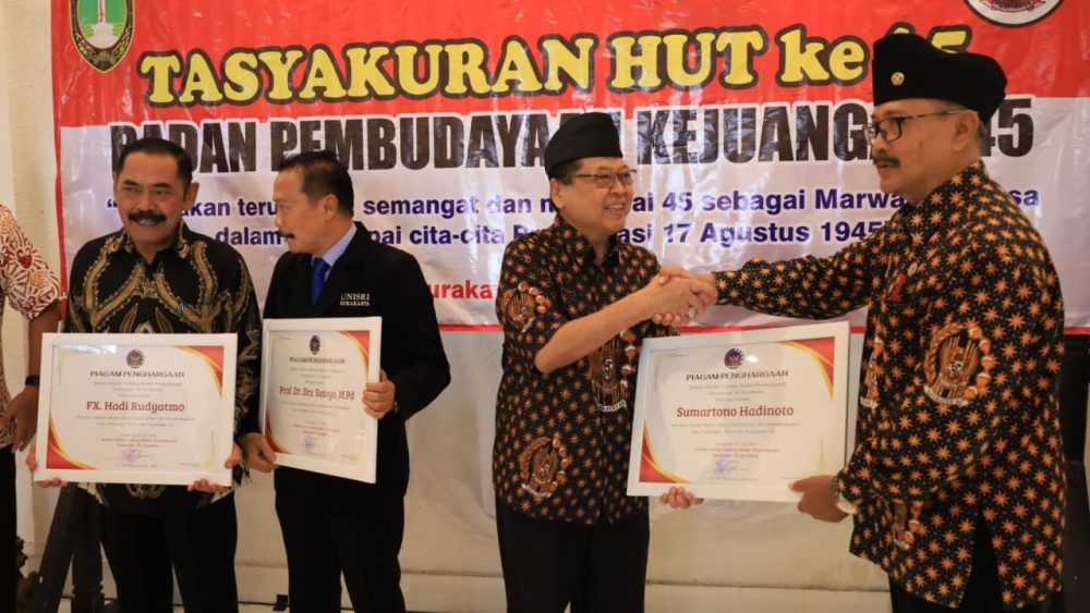 Sumartono Hadinoto Raih Penghargaan dari Badan Pembudayaan Kejuangan 45